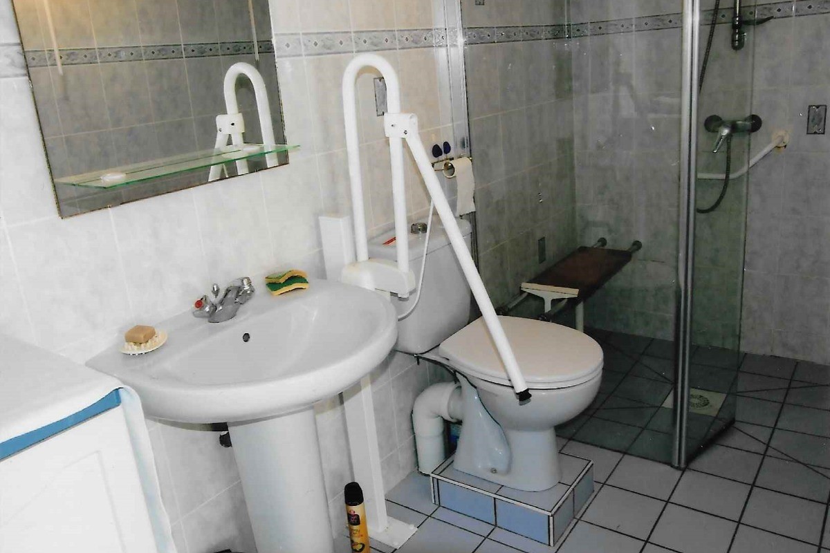 Salle d'eau avec douche Italienne / Shower room