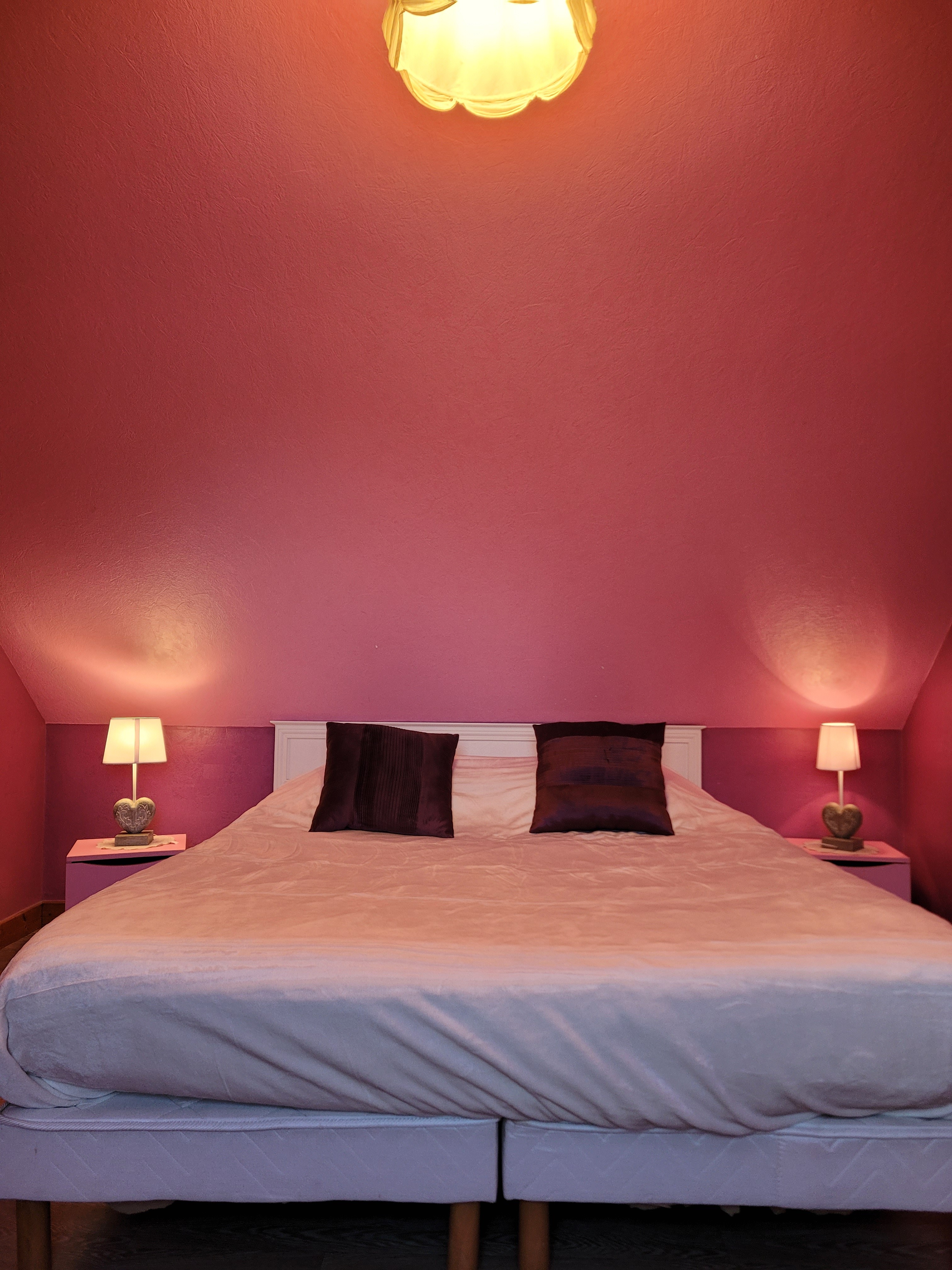 Le Grand location de vacances, Pléhedel, chambre étage avec lit double