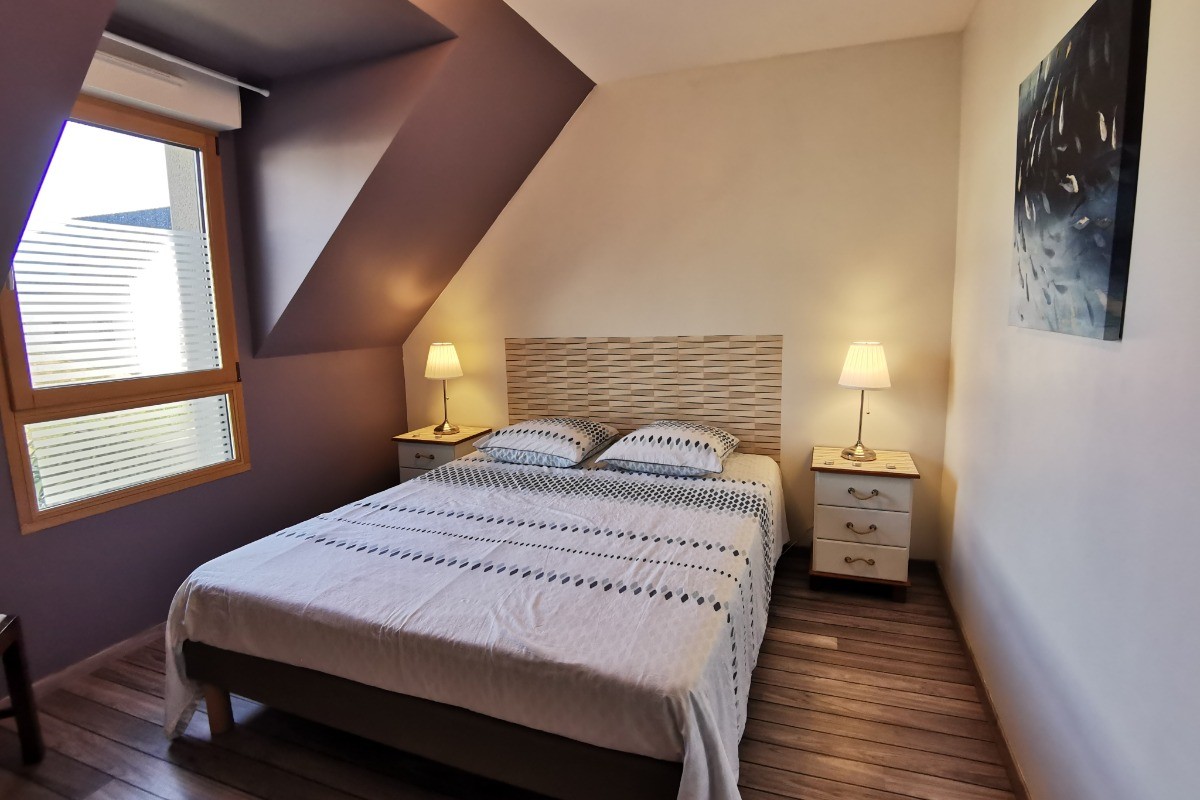 Chambre avec lit 160 à l'étage