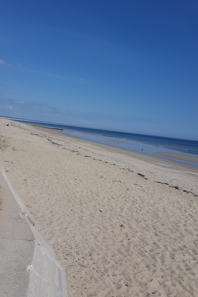 Grande Plage de Gâvres à 1 km