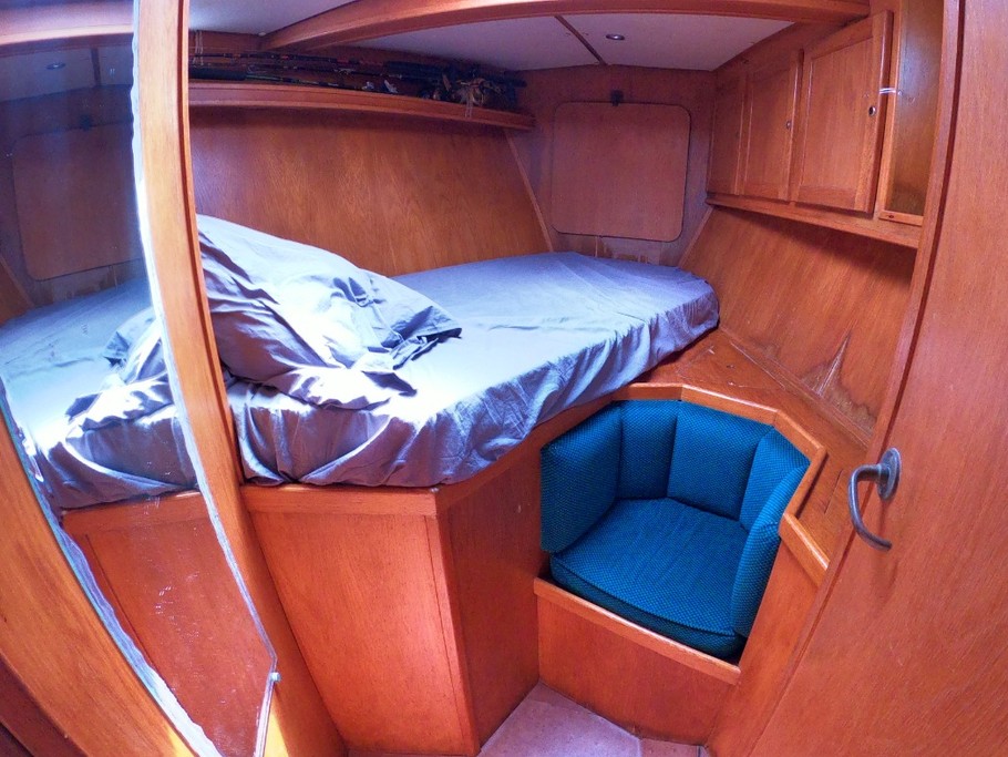 Pointe avant avec lit simple