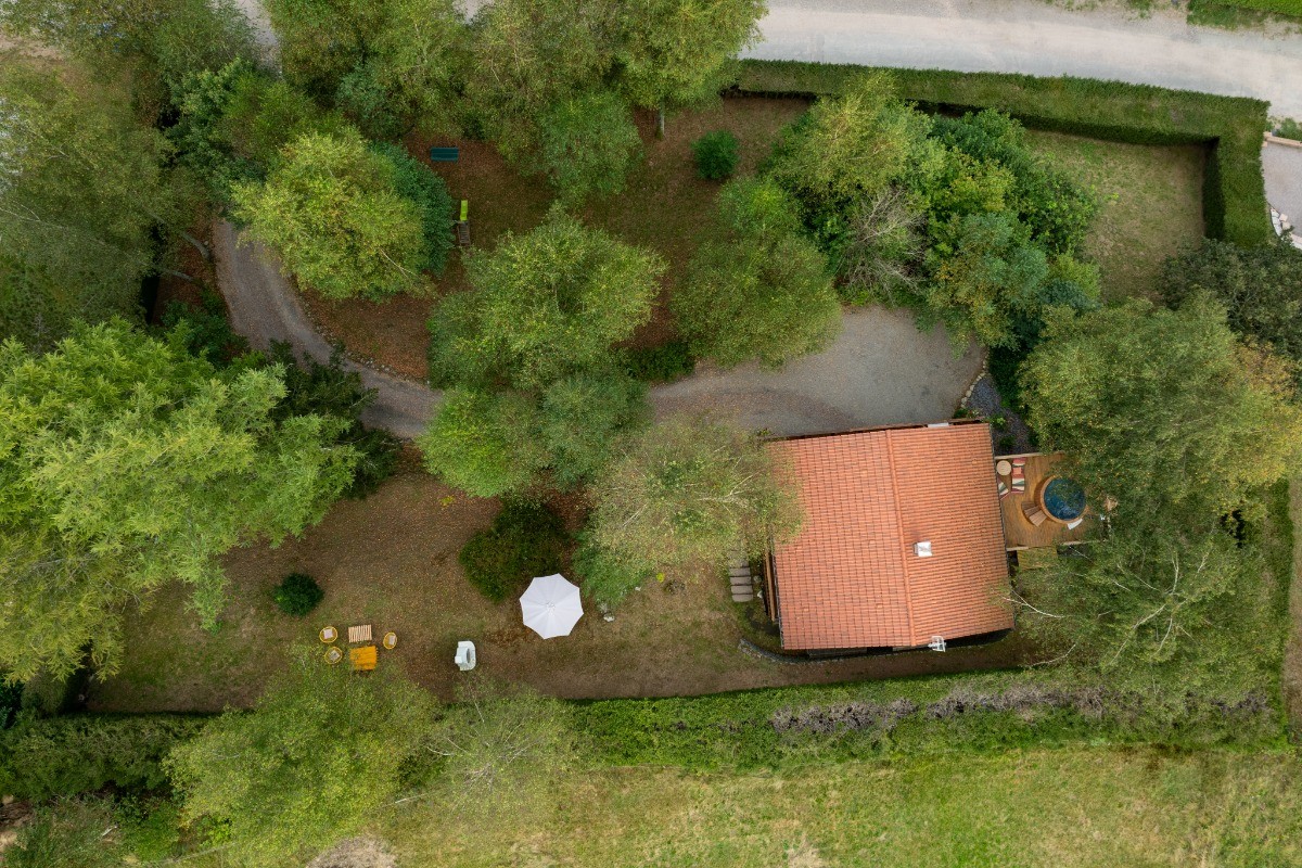 Chalet de la Prague 2000 m² wooded park