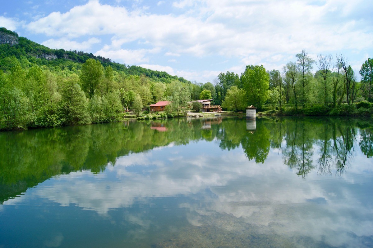 Vue depuis la rive d'en face