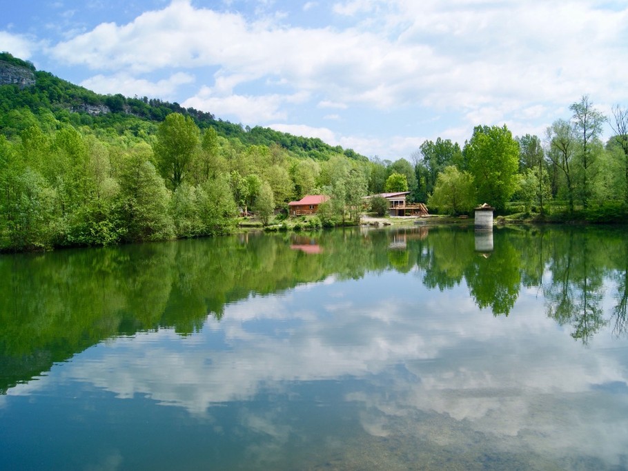 Vue depuis la rive d'en face