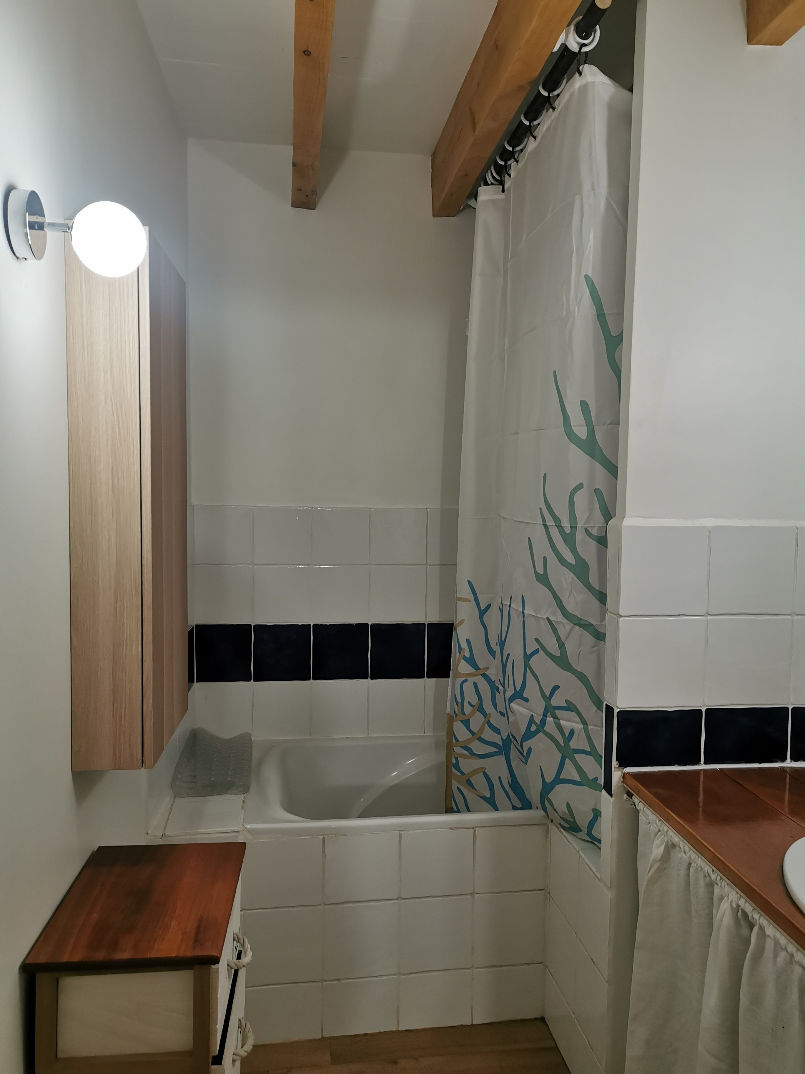 Salle d'eau 1er étage "9.7.4"