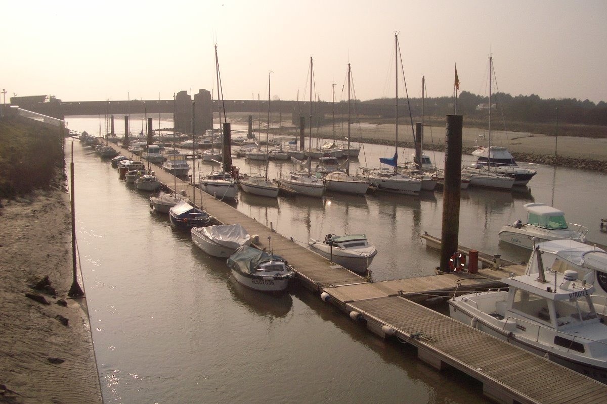 Port de plaisance d'Etaples-sur-Mer  à 200m