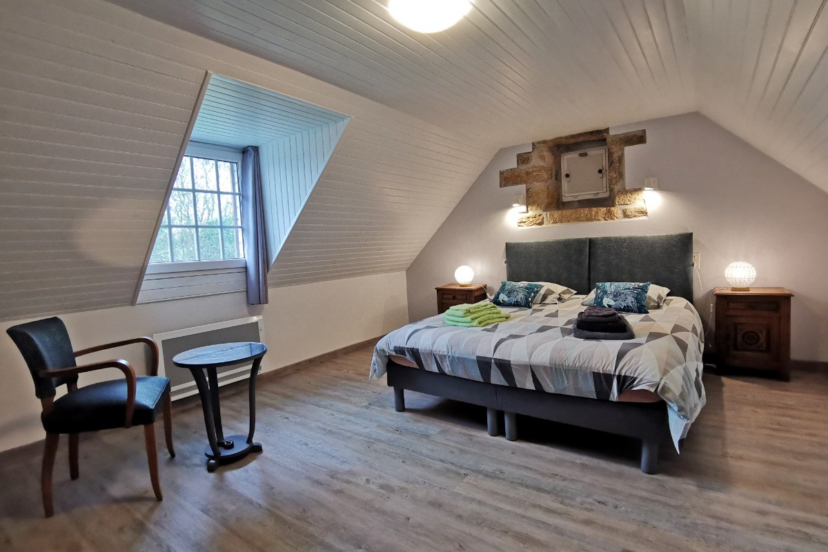 Etage: Chambre 1 avec lit 160 (ou 2 lits 80)