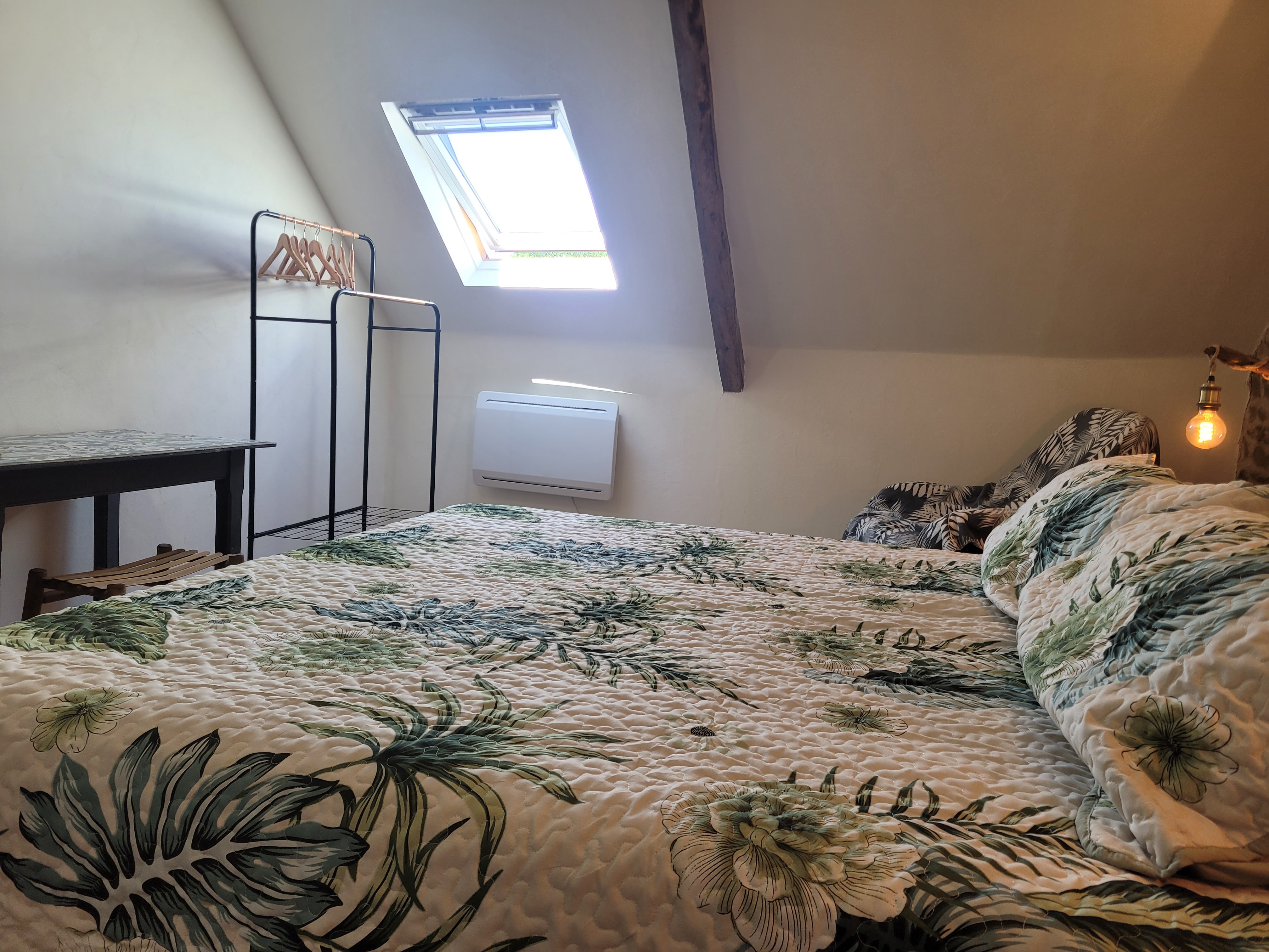 BIGOT, Pludual, Clévacances holiday rental, bedroom with a 160 bed