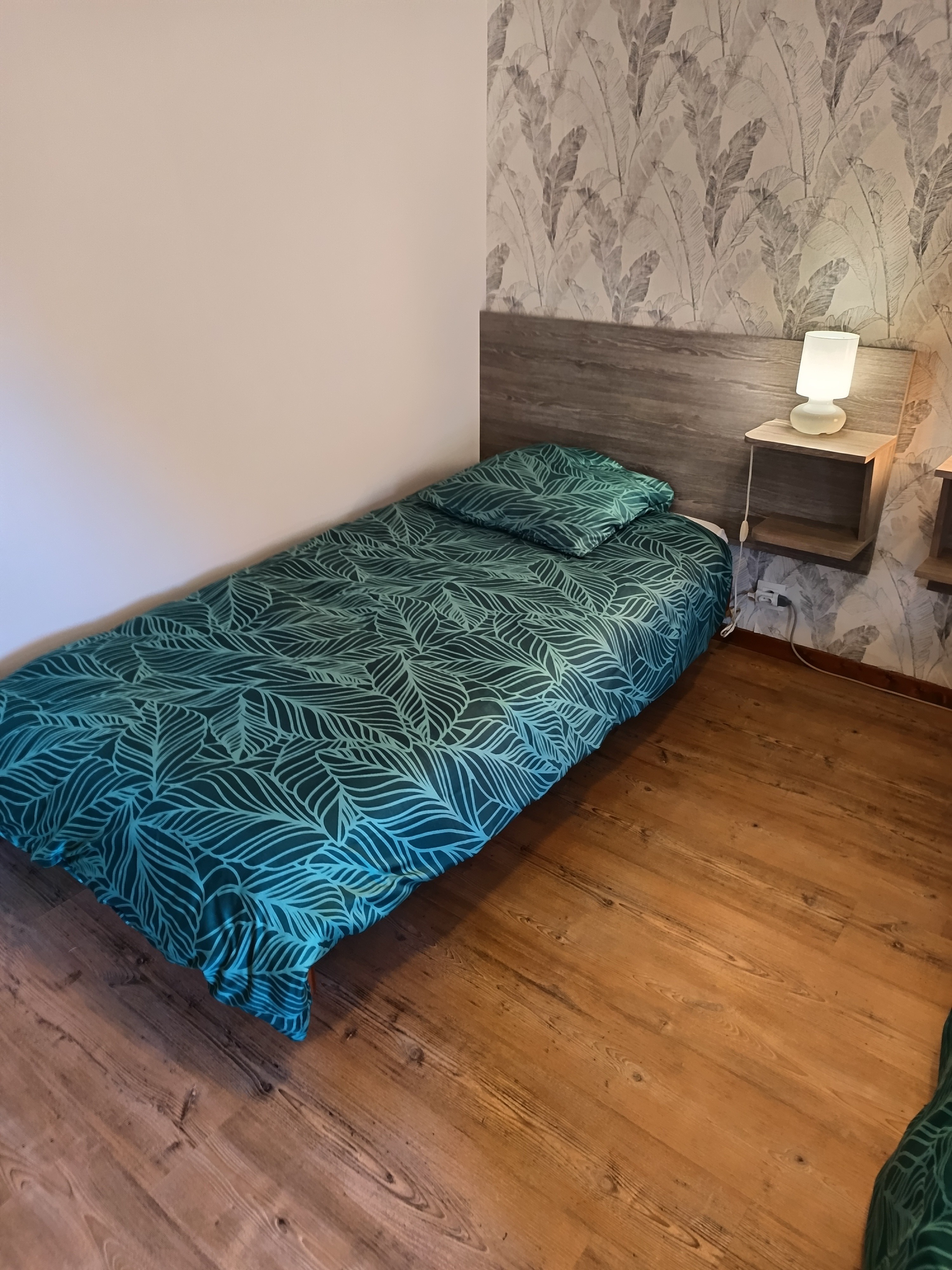 Single bed