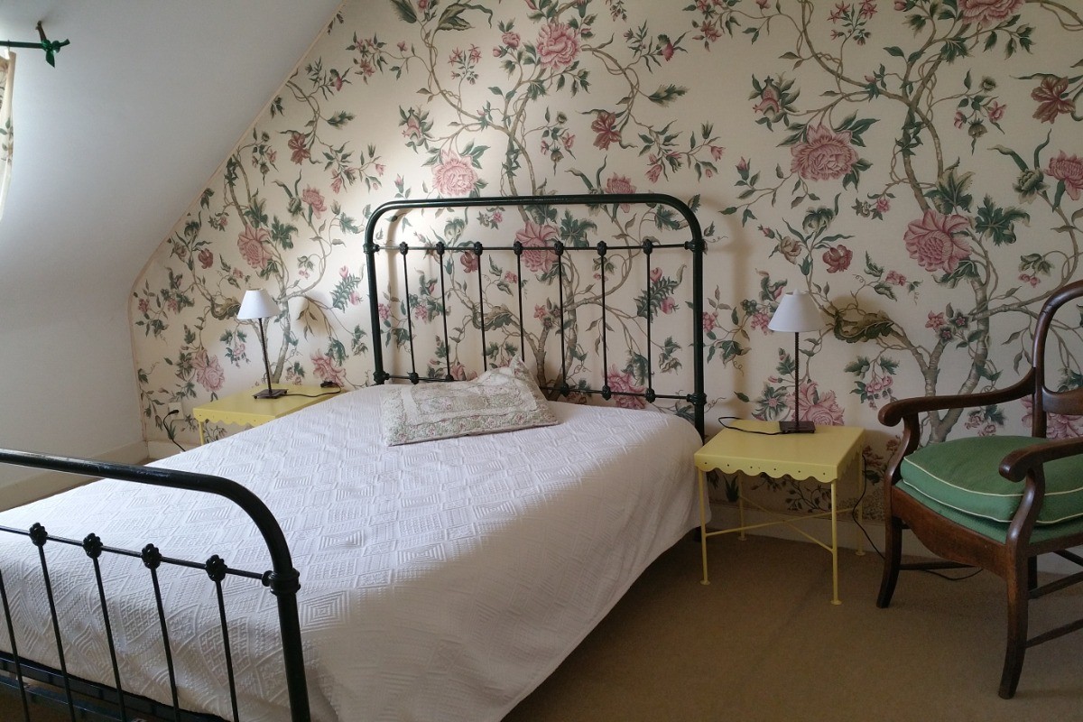 chambre lit 140