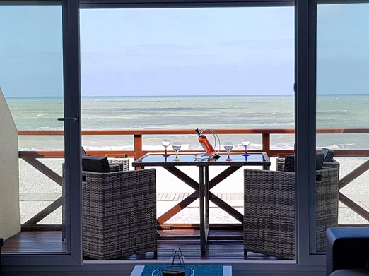 Le balcon donnant sur la plage