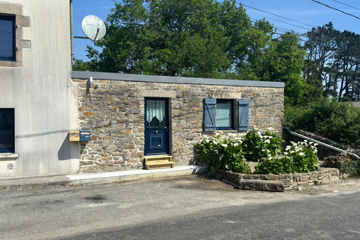 Studio - terrasse - stationnement