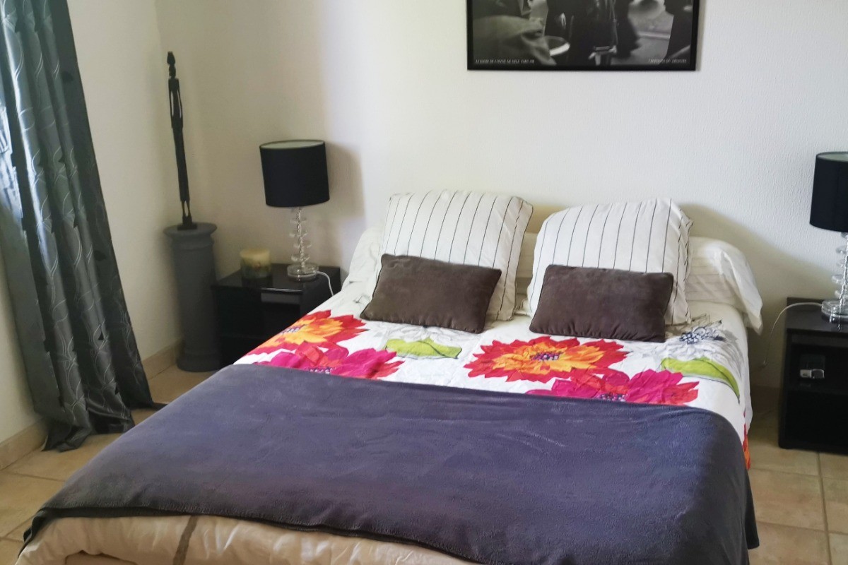 Chambre 1 - pour 2 personnes au RDC (lit 140x190 cm)