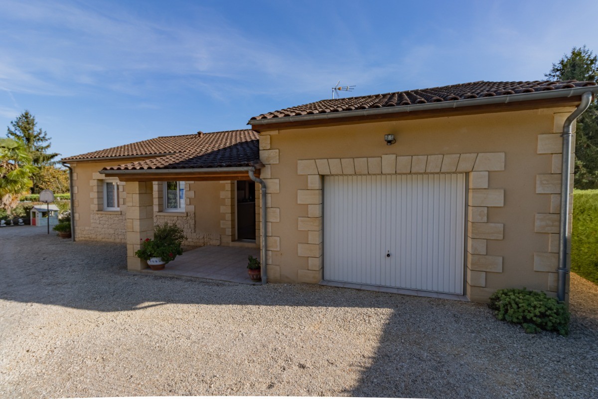 Maison de vacances avec garage Gîte La Villa Périgourdine 24200 SARLAT DORDOGNE