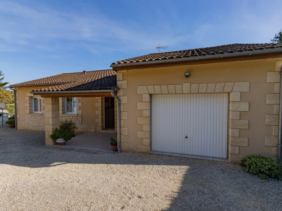 Maison de vacances avec garage Gîte La Villa Périgourdine 24200 SARLAT DORDOGNE