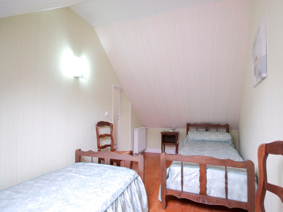chambre mansardée  1er étage