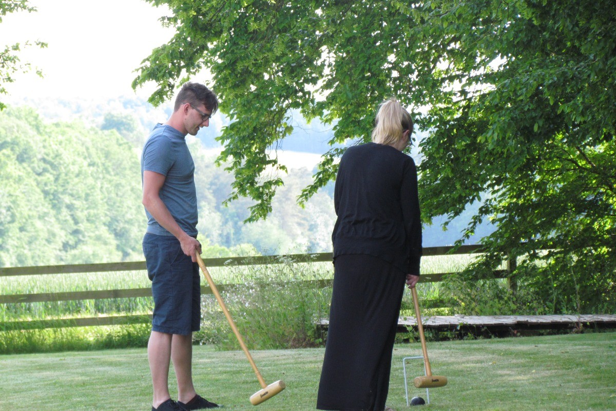 Jouez-vous croquet sur la pelouse