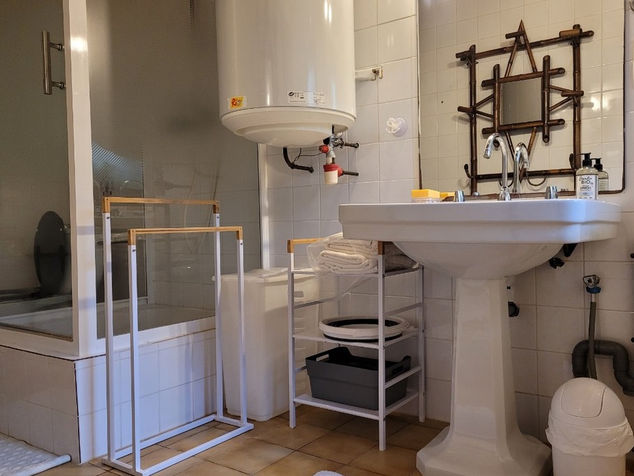 Charline - shower room with washbasin, WC and washing machine DRC