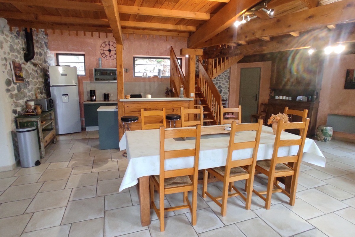 Gîte les pieds dans l'eau - Coin repas