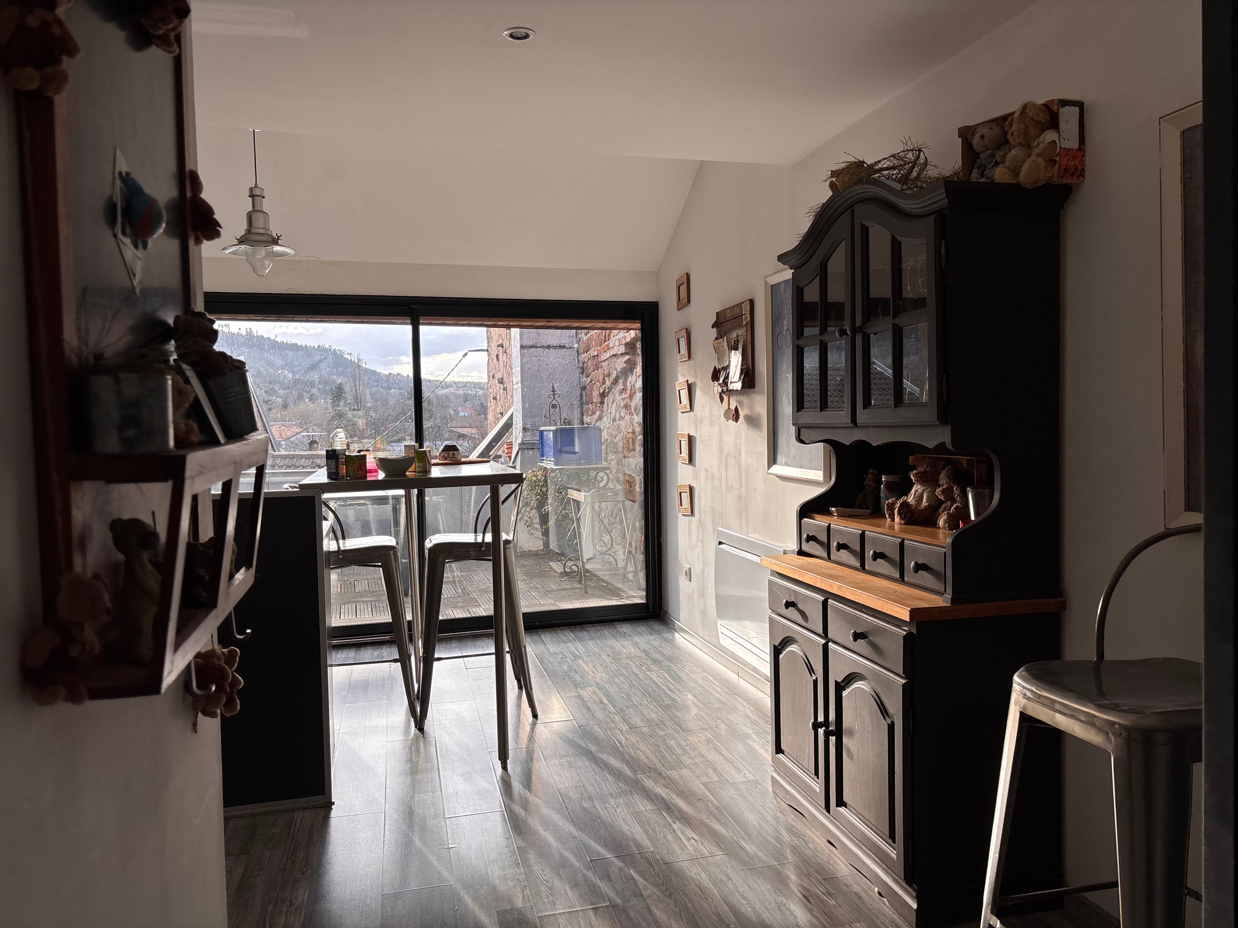 Accès cuisine depuis le salon - Appartement La Porte des Vosges - Raon l'Etape