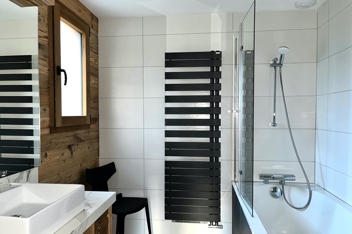 Chalet les Roitelets - salle de bain RDC