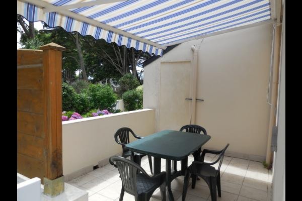 terrasse avec store