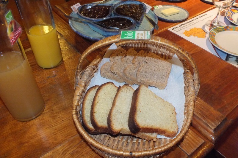Le pain et la brioche sont fait maison selon une recette secrète de Juliette (mais si vous êtes sympa, elle vous la donnera)