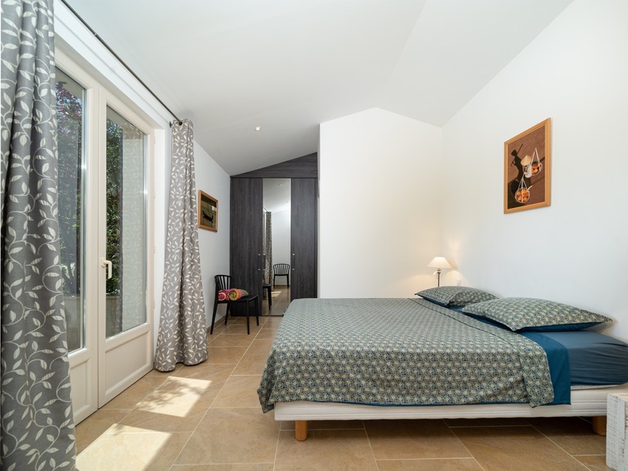 Chambre parentale avec lit 160, dressing et Salle de Bains