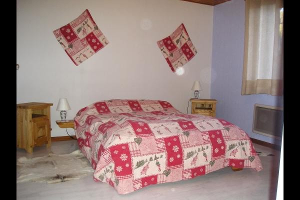 Chalet Lou Murgis - station de ski Saint Sorlin d'Arves en Savoie - domaine skiable Les Sybelles - chambre avec lit double