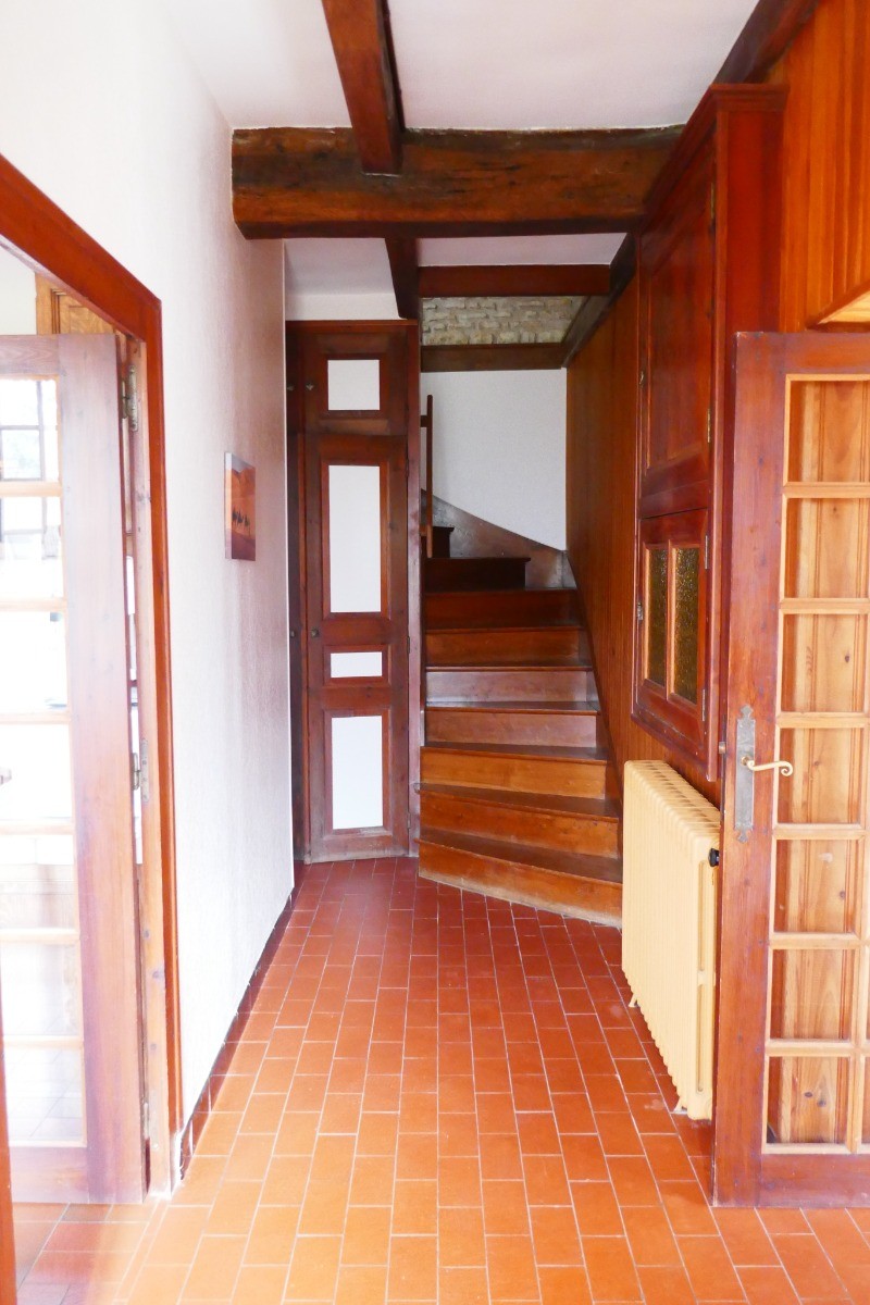 Entrée rdc et accès étage