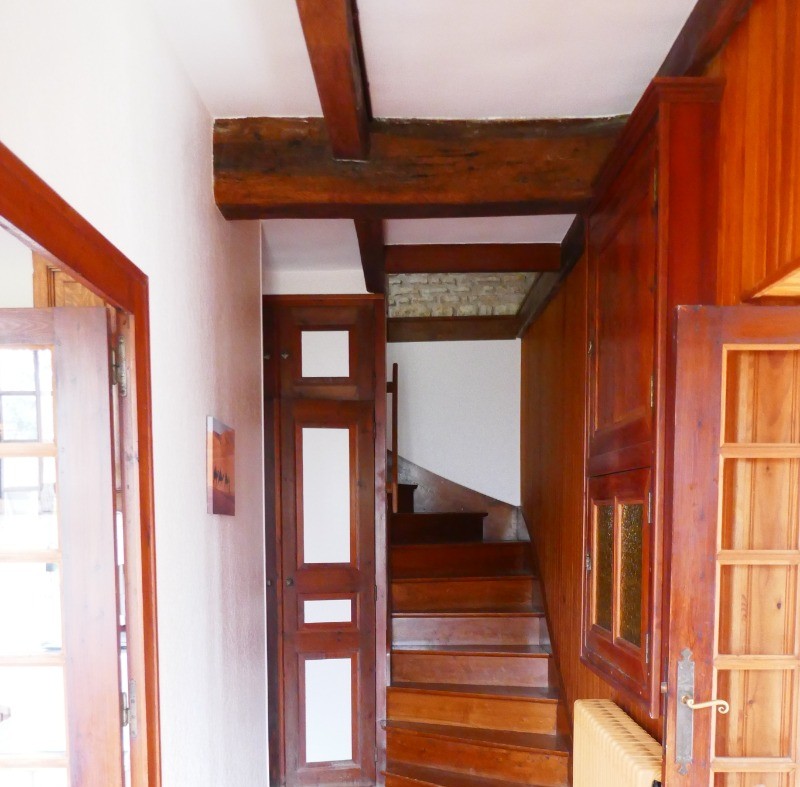 Entrée rdc et accès étage