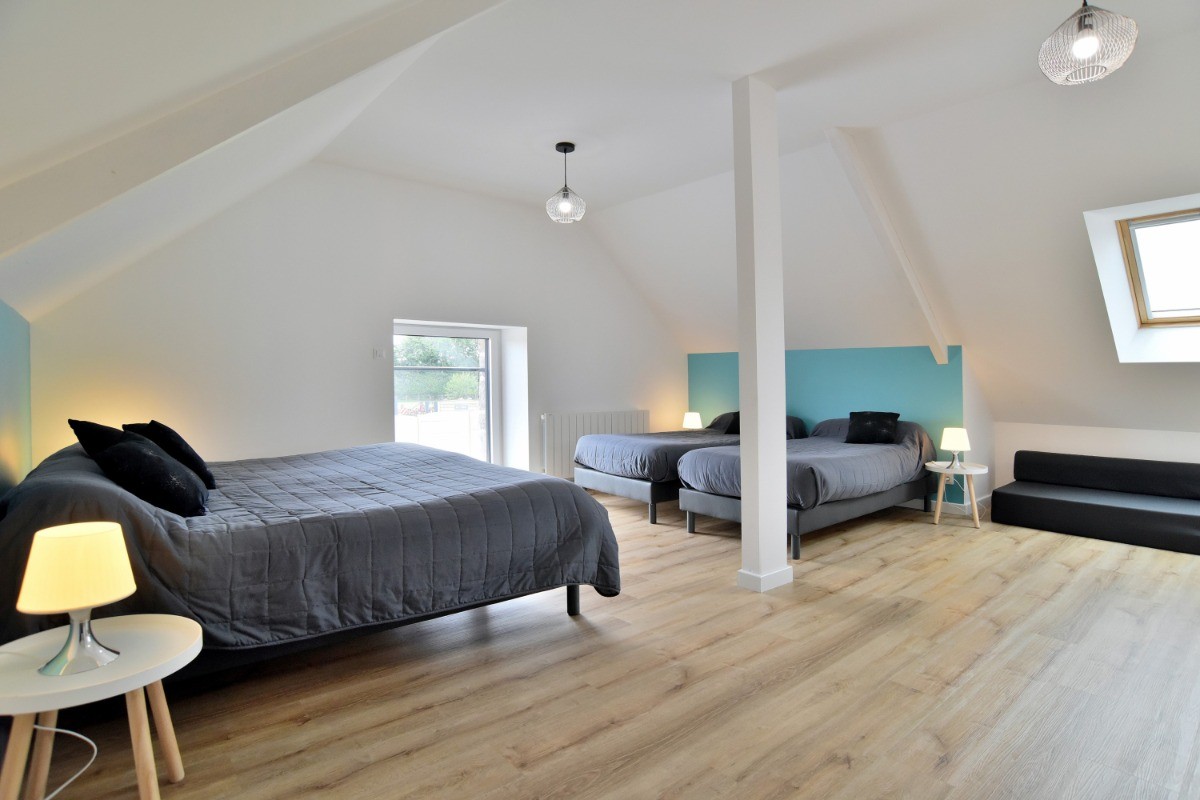 Chambre 3 pour 4 personnes au 1er étage (4 lits de 90x190 cm ou 2 lits de 180x90 cm)