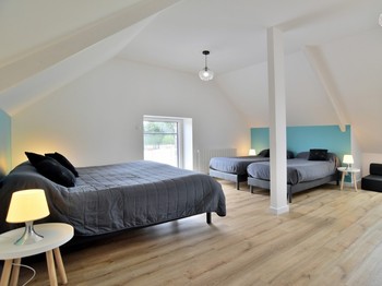 Chambre 3 pour 4 personnes au 1er étage (4 lits de 90x190 cm ou 2 lits de 180x90 cm)