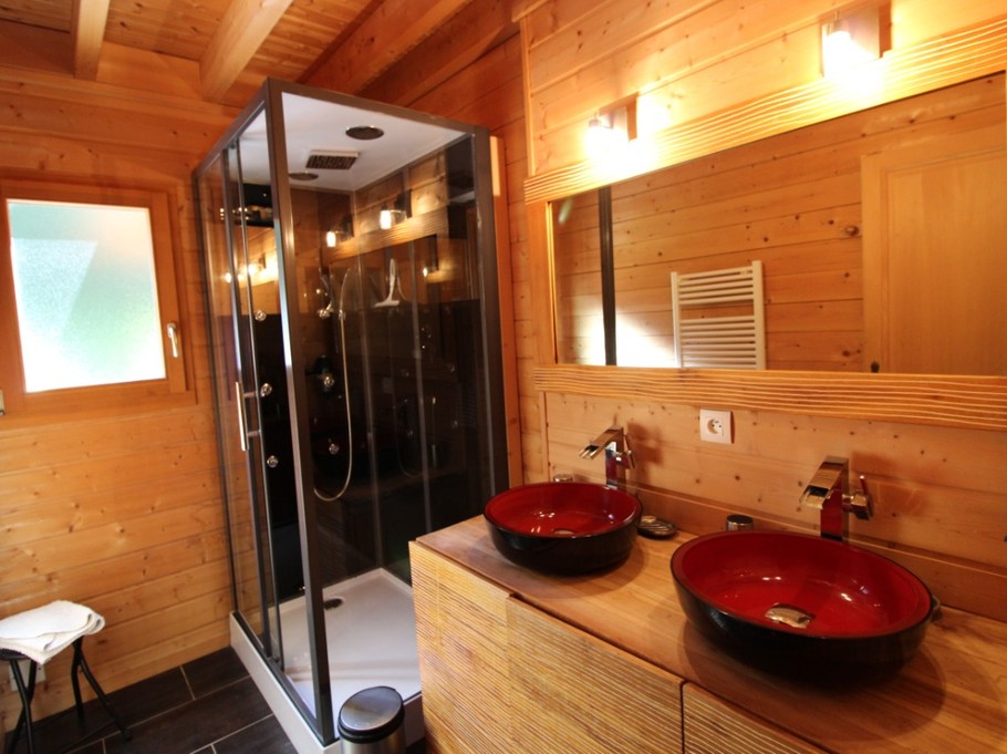 Salle d'eau, douche à jets RDC - Chalet Poème