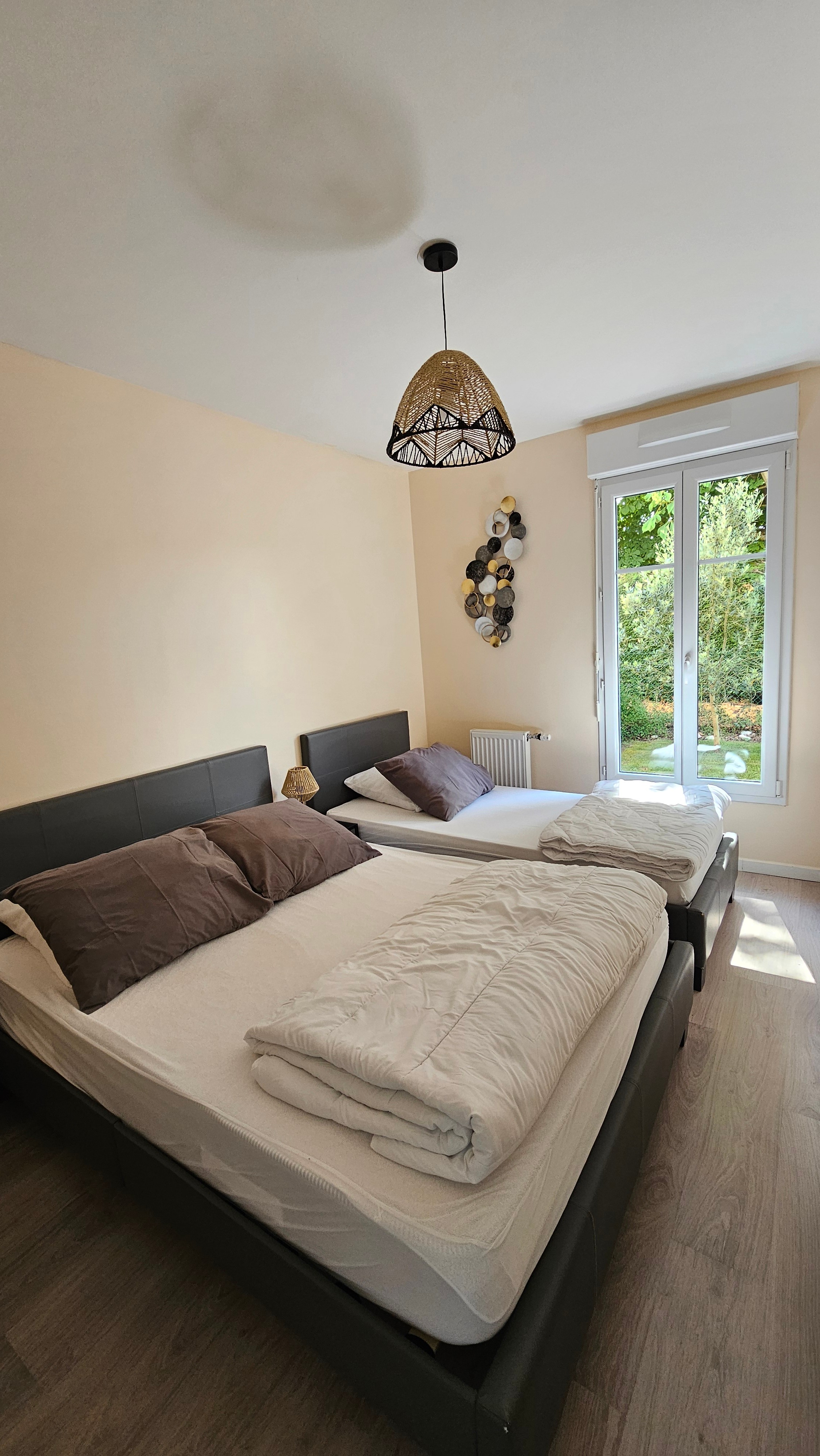 2éme chambre avec 2 lits 140x190 et 90x190