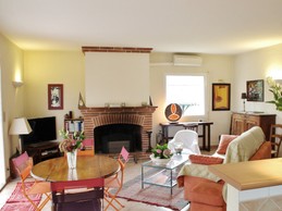 Le salon du Gite Au Bouzigues