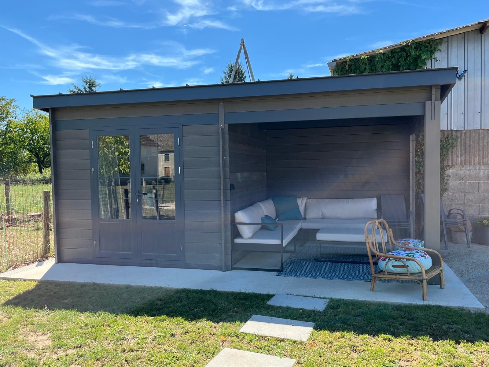 abri de jardin pouvant accueillir des vélos