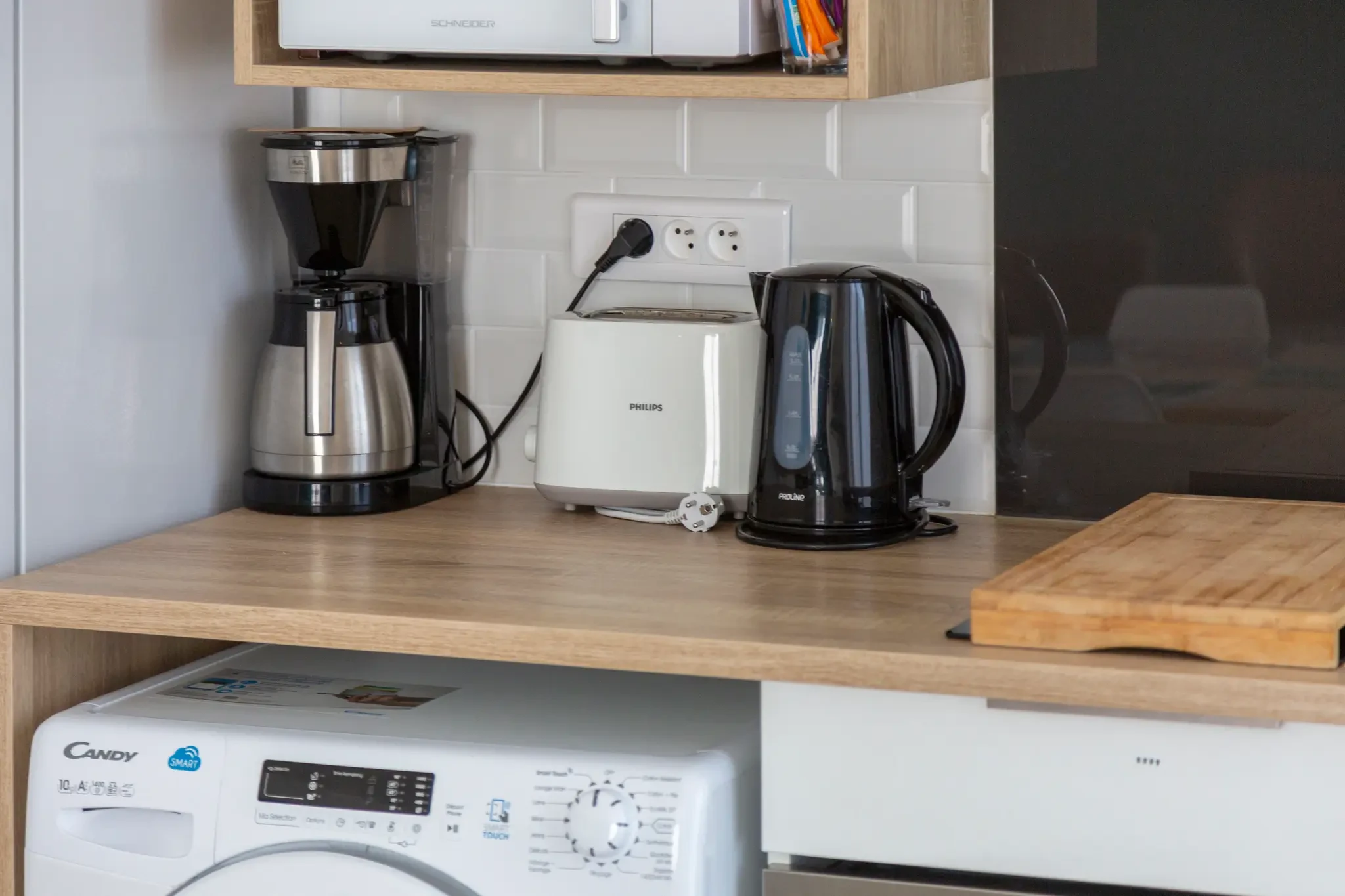 Filter coffee maker, toaster, kettle and washing machine