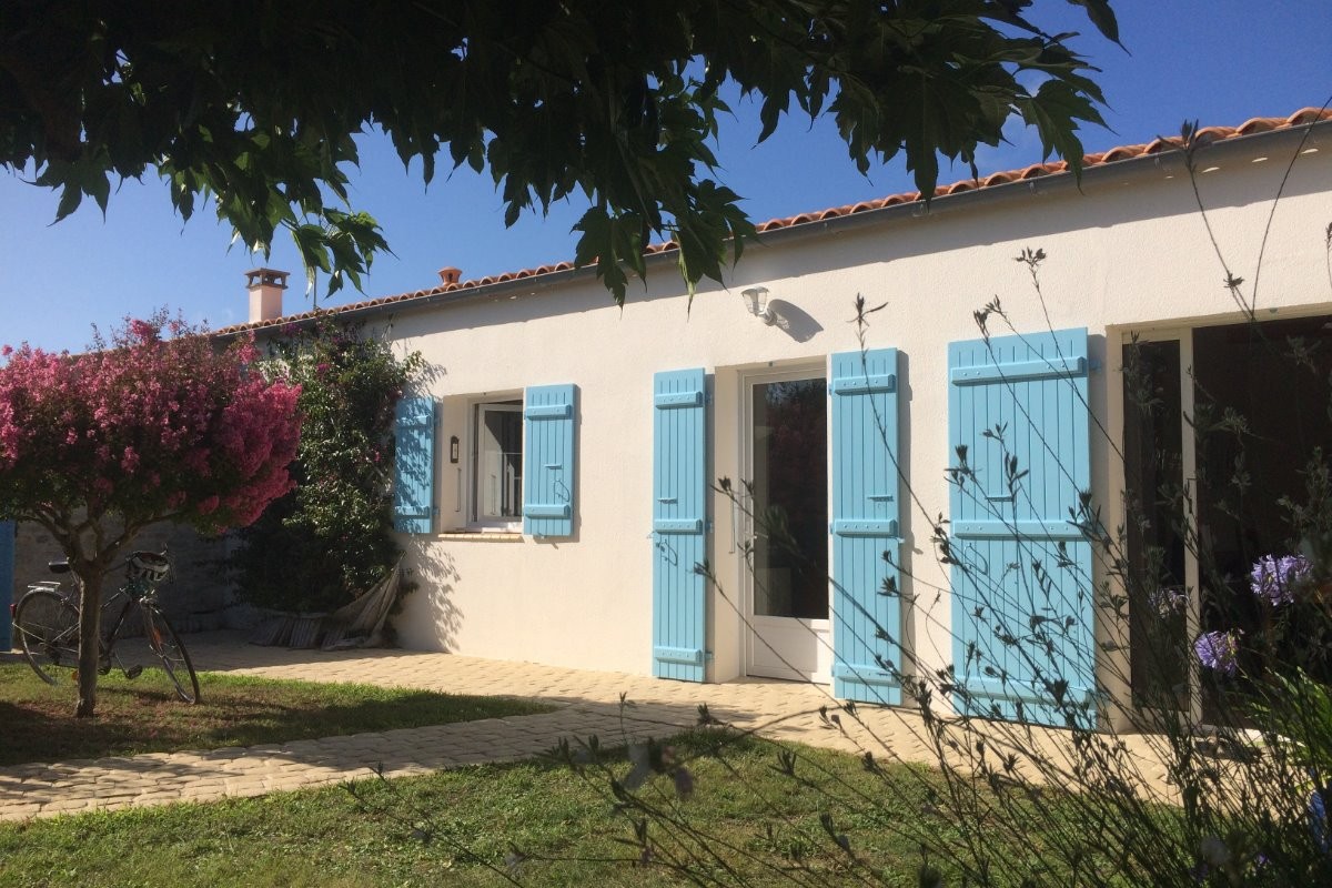 Façade plein sud Villa St Georges d'Oléron pour 6 personnes, avec jardin, près des plages, sur l'ile d'Oléron en Charente maritime