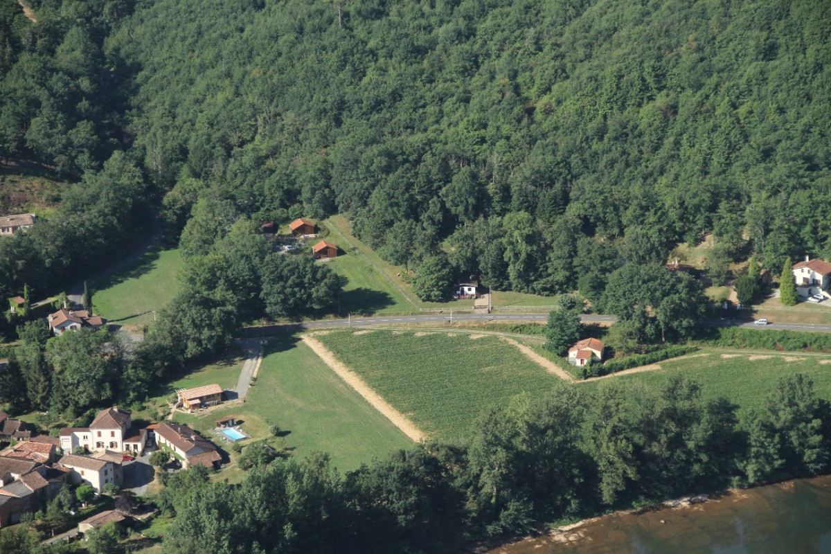Vue d'ensemble des chalets - Vallée du Tarn - Albigeois et Bastides -Ségala Monts de l'Albigeois