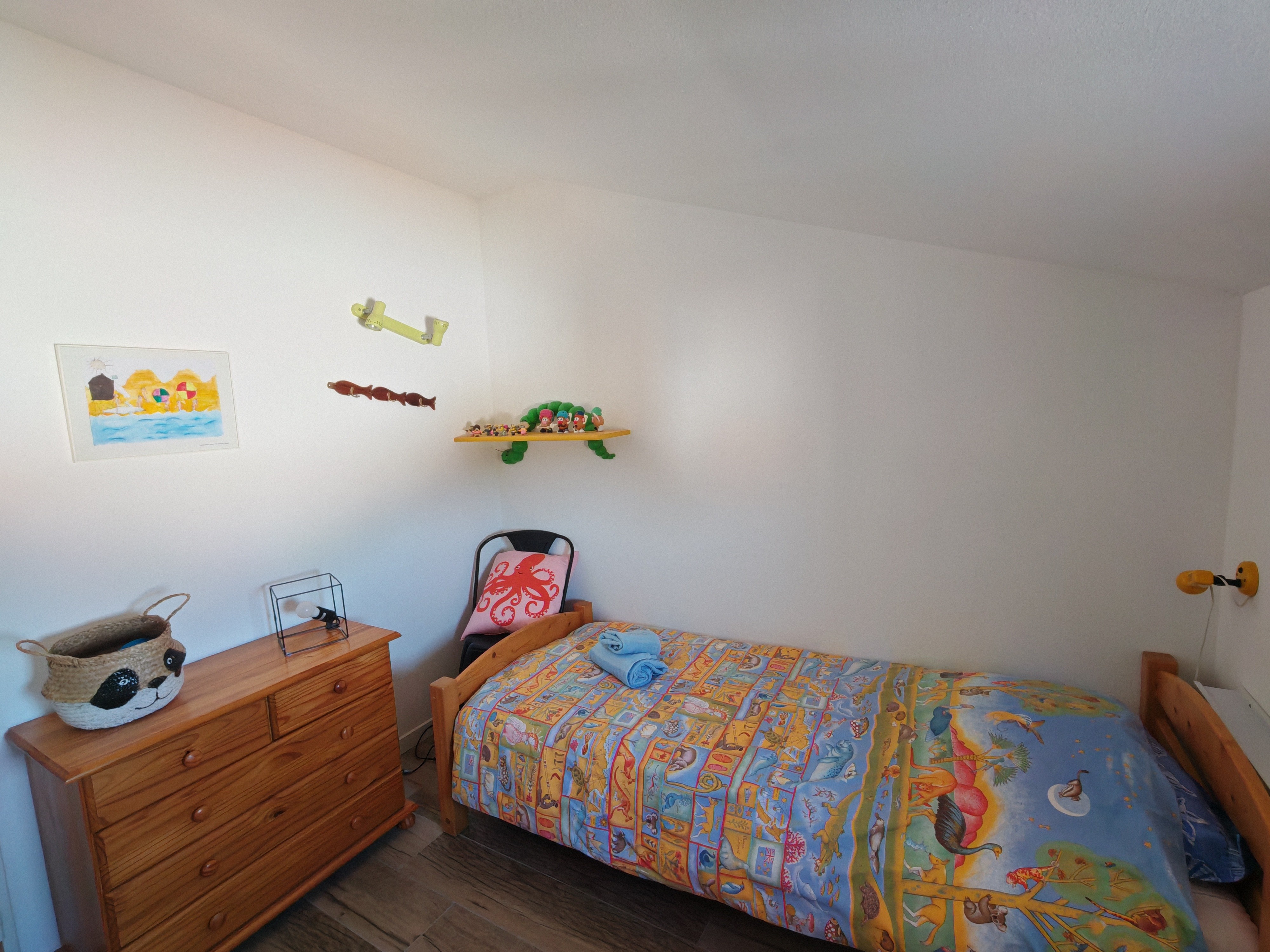 Bedroom with 90cm beds (2nd floor)