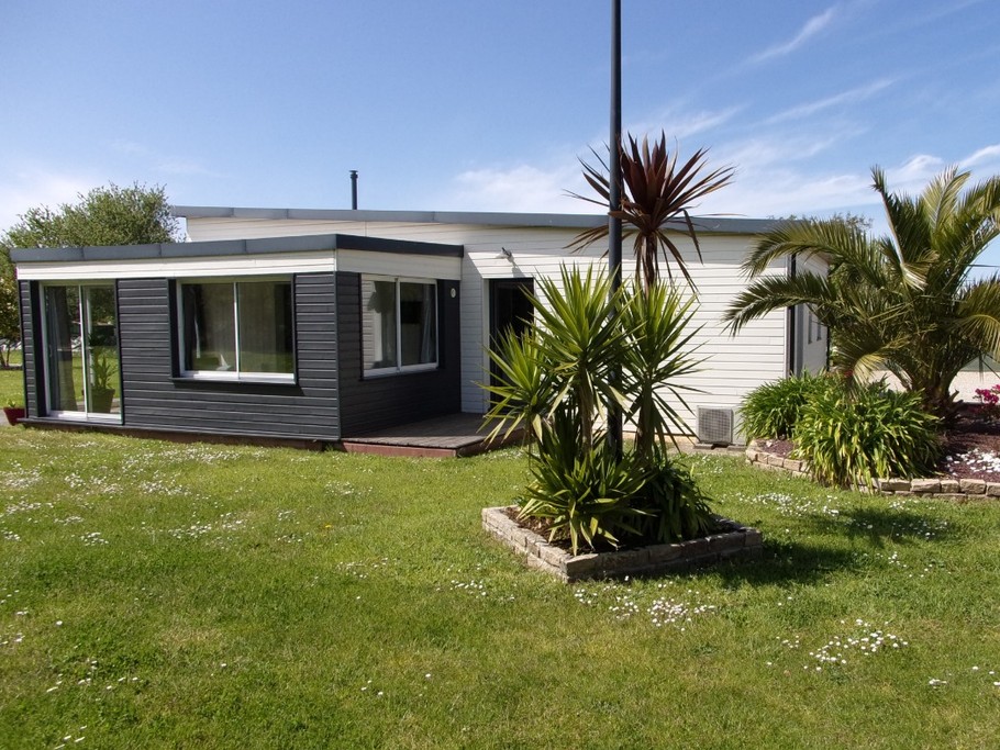 Location Clévacances à Tredrez Locquémeau, villa pour 6 avec SPA privé - façade