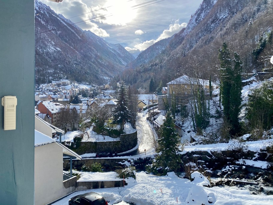 En hivers, vue depuis la terrasse couverte.
