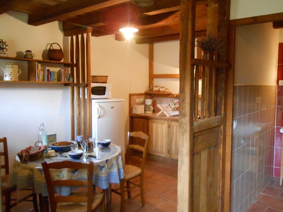 Coin cuisine et salle d'eau entièrement réalisés par Philippe