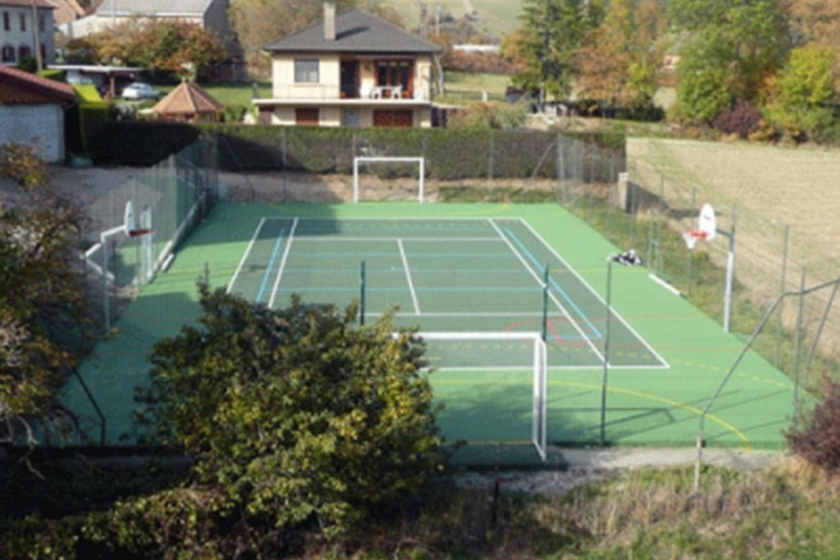 Terrain multisports communal voisin