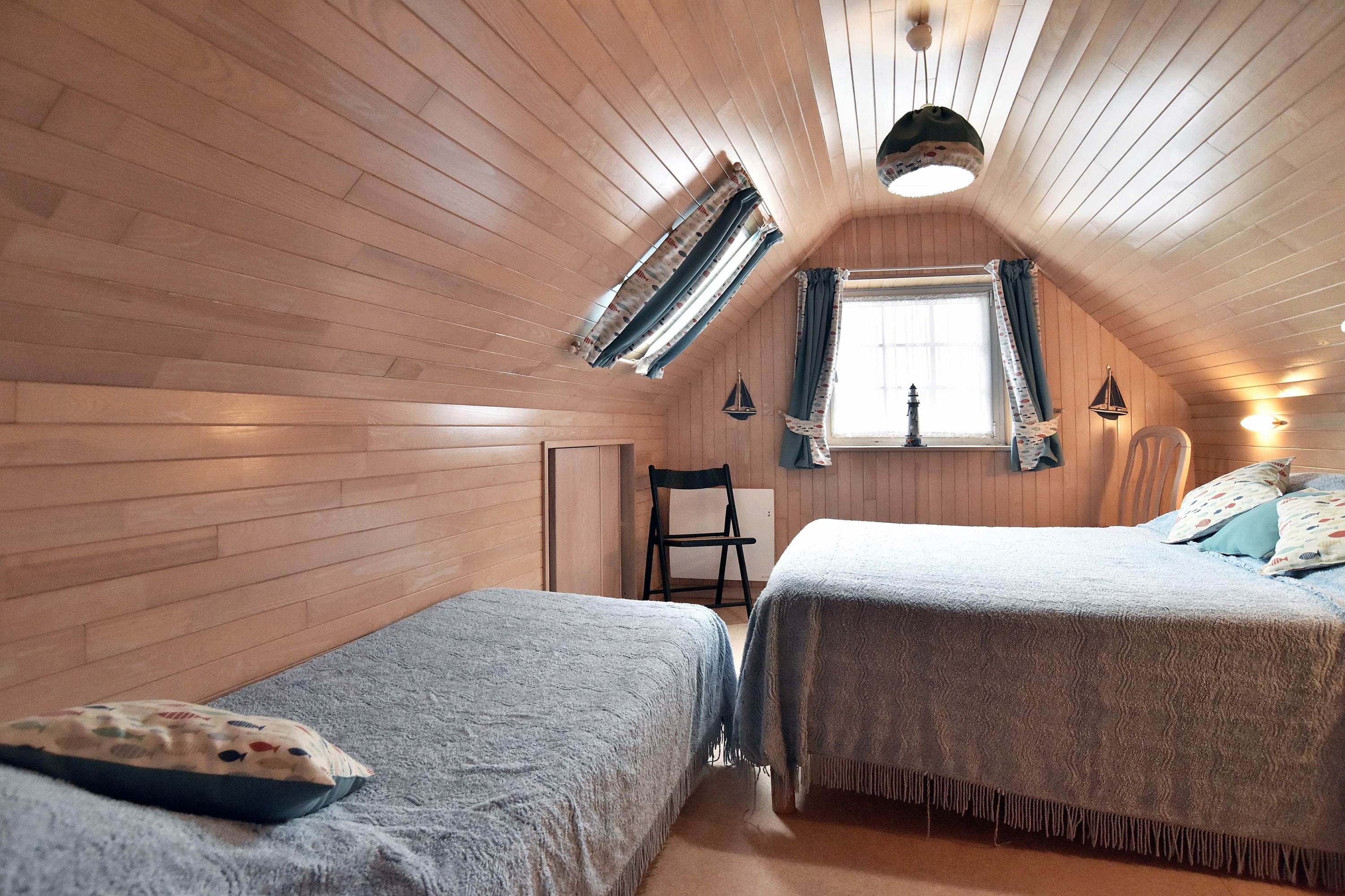 Chambre pour 3 personnes (1 lit pour 2 personnes 140 cm et 1 lit pour 1 personne 80 cm)