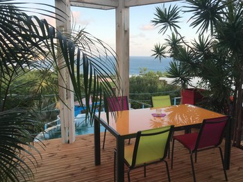 terrasse de laquelle vous pourrez voir les parapentes atterrir