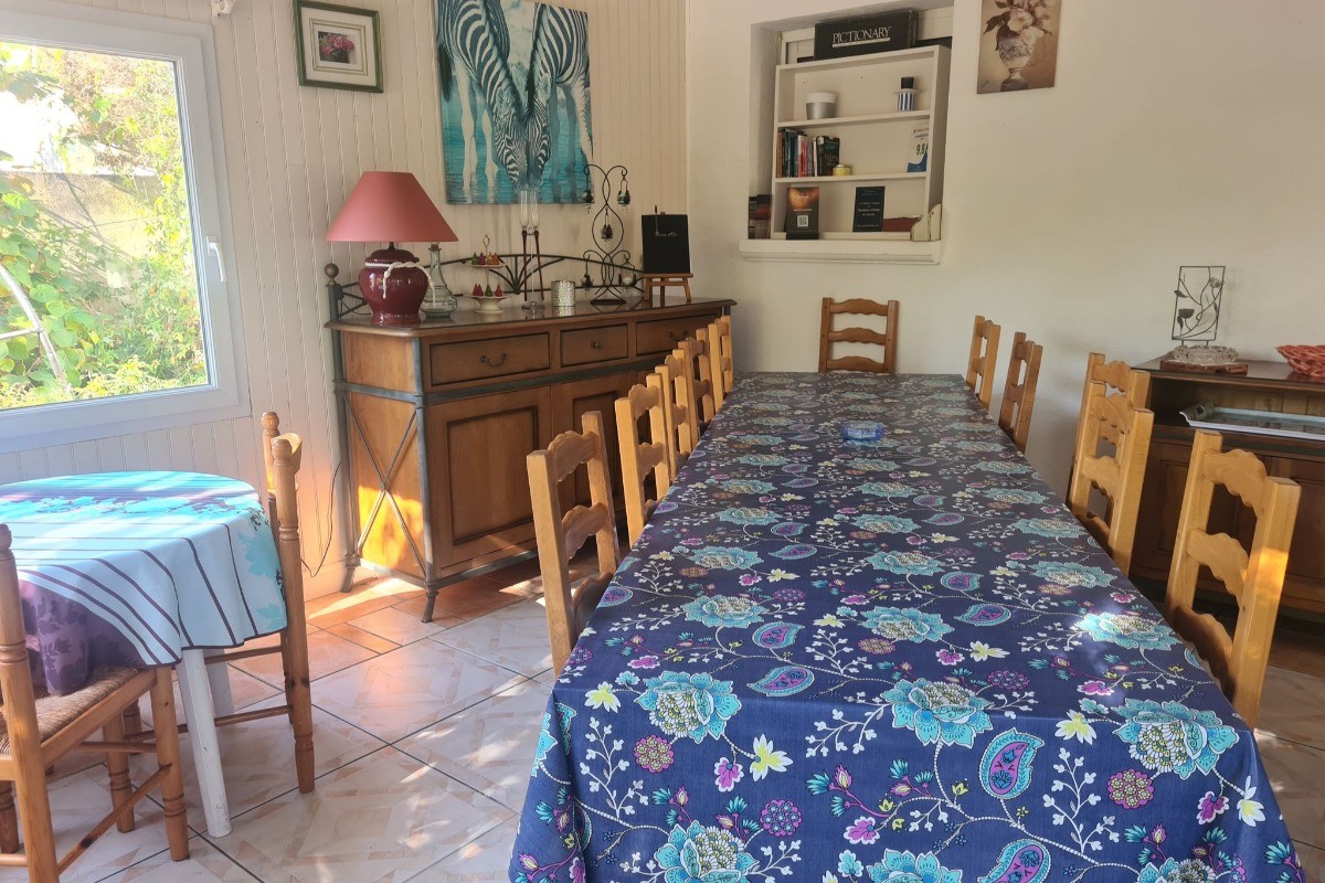 Villa Fleur de Rocaille à Chatelaillon plage en Charente maritimeavec la véranda accessible de la cuisine