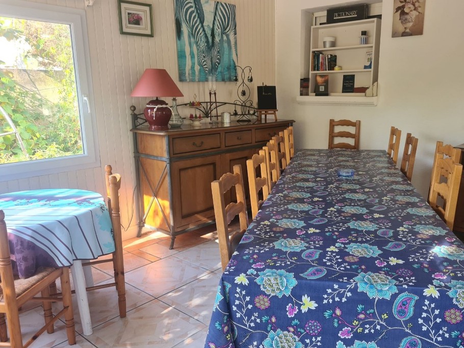 Villa Fleur de Rocaille à Chatelaillon plage en Charente maritimeavec la véranda accessible de la cuisine
