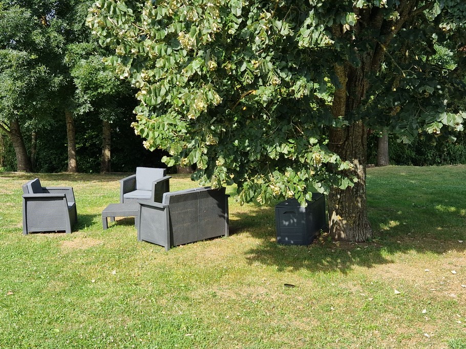 Shared garden - Gite les bords de l'Amezule, gite Mirabelle